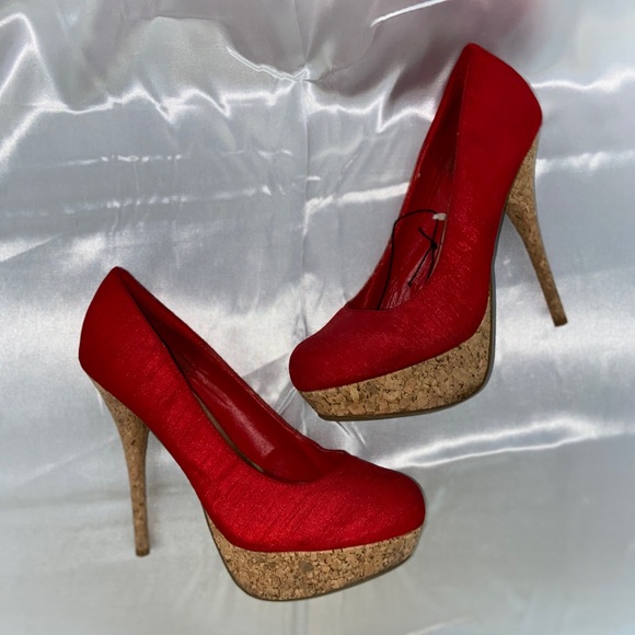 Red Platform Heels - Picture 4 of 7